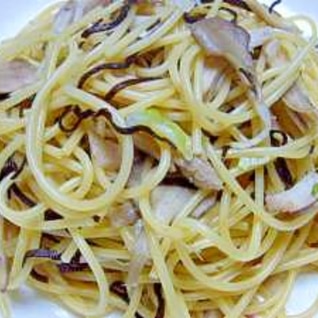 鶏ささみと舞茸の塩昆布パスタ～バター風味～